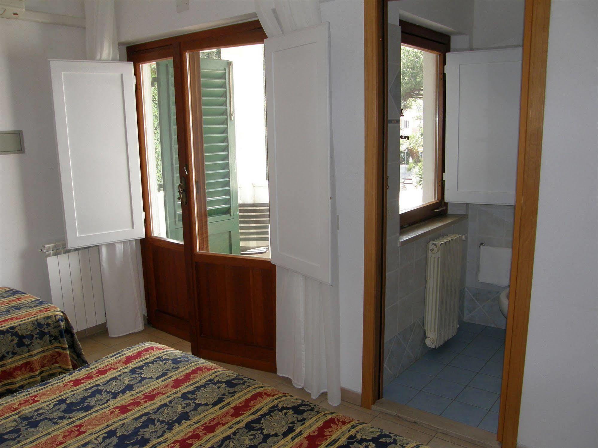 Hotel Villa Cristina ISOLA D'ELBA Extérieur photo