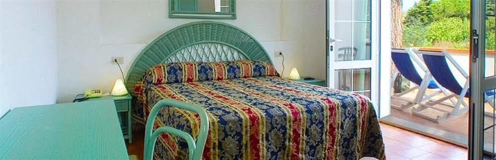 Hotel Villa Cristina ISOLA D'ELBA Extérieur photo